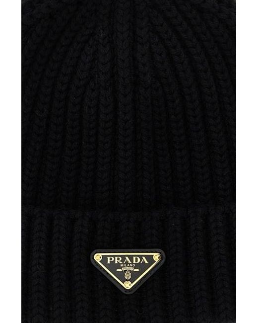 Berretto Trangolo Logo Lavorazione A Coste di Prada in Black