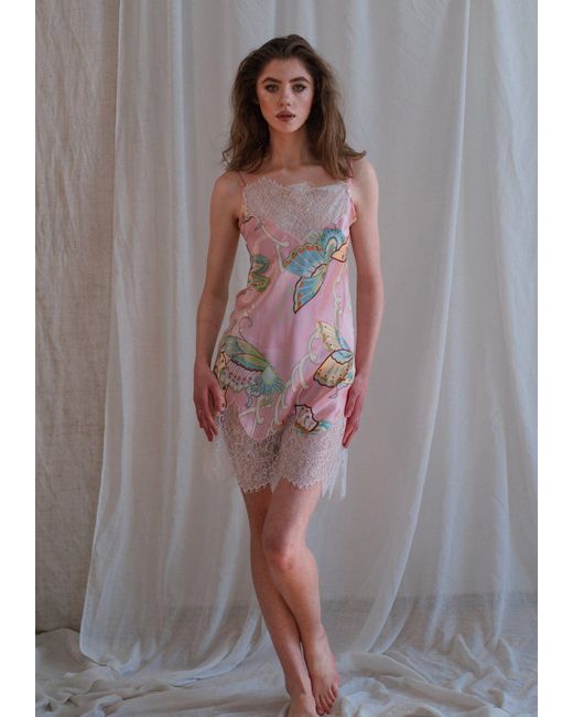 Short Butterfly Silk Nightgown in Pink 
