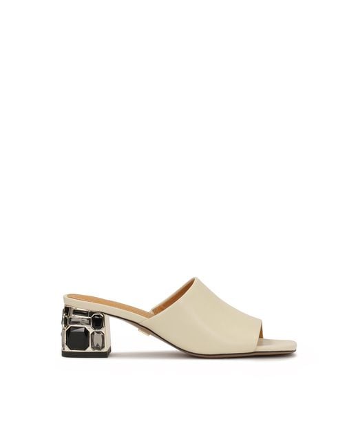 Kazar White Elegante Pantoletten Auf Einem Mit Steinen Verzierten Absatz