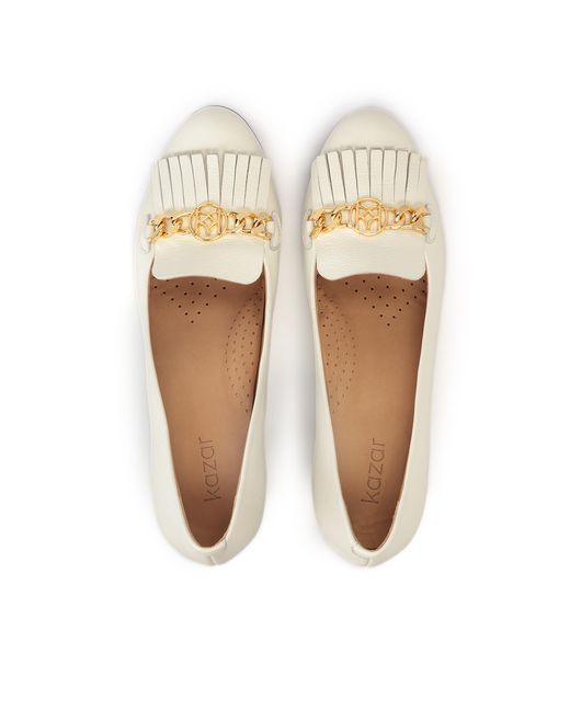 Kazar White Pumps Auf Bequemem Absatz Mit Quasten Verziert