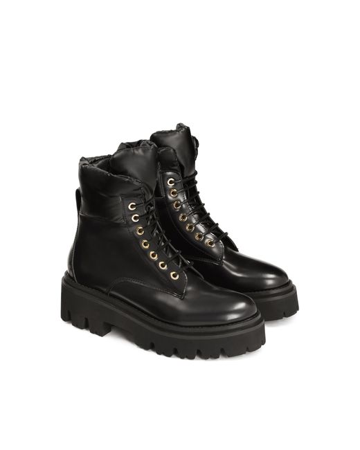 Kazar Black Flache Damenstiefel Aus Leder Mit Riemen, Verziert Mit Metallbuchstaben