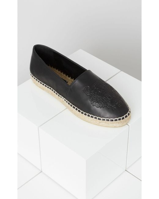trending sports shoes