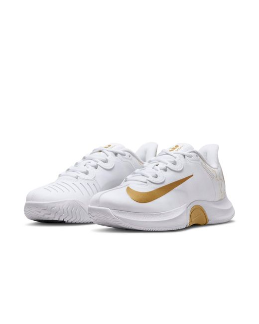 Nike White (Wmns) X Naomi Osaka Court Air Zoom Gp Turbo Metallic'