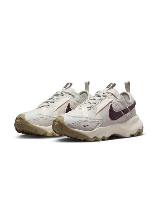 Nike White (Wmns) Tc 7900 'Light Bone Burgundy Crush'