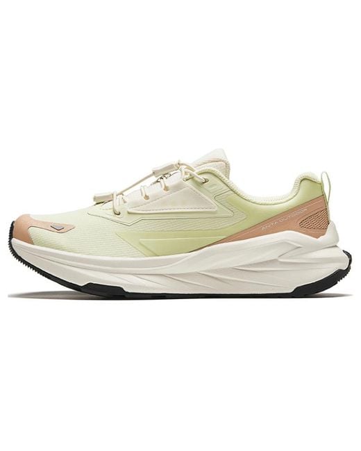 Anta White (Wmns) Explore Low