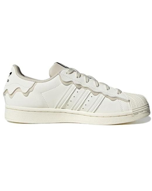 adidas Originals Superstar Sneakers Creamy in White | Lyst