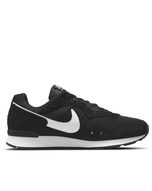 Nike Black Venture Runner Wide for men