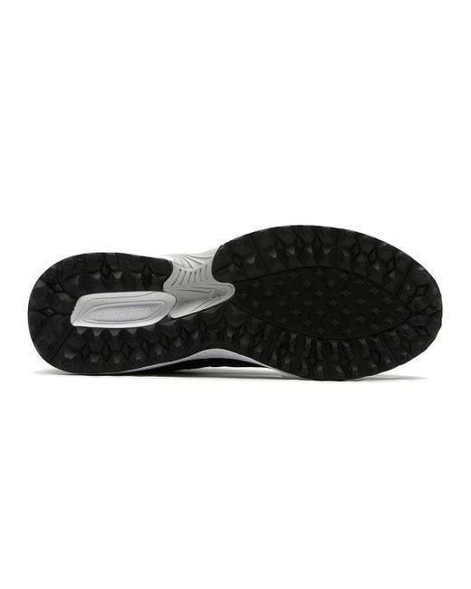 New Balance Black 2002R Golf for men