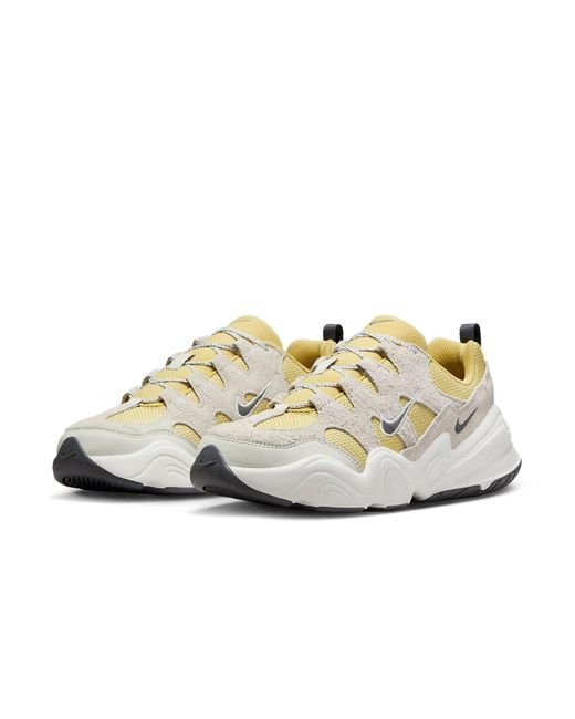 Nike White (Wmns) Tech Hera 'Saturn Light Bone'