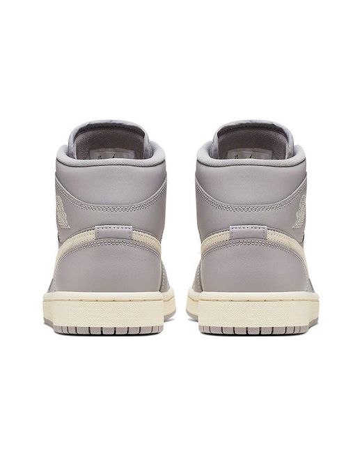 Nike Gray (Wmns) 1 Mid Light Bone'