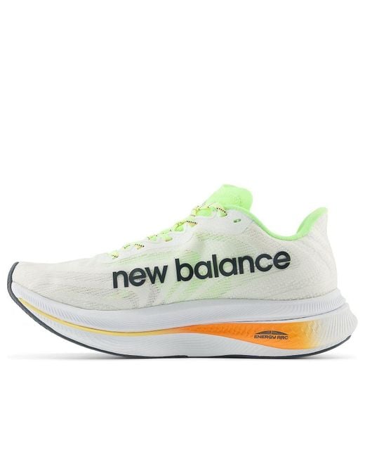 New Balance White Fuelcell Supercomp Trainer V2 for men