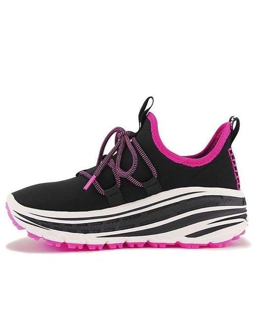 Ugg Red (Wmns) Lace Runner