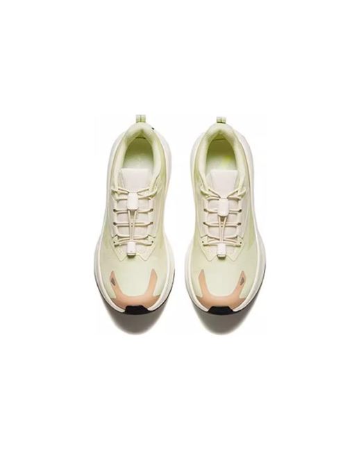 Anta White (Wmns) Explore Low
