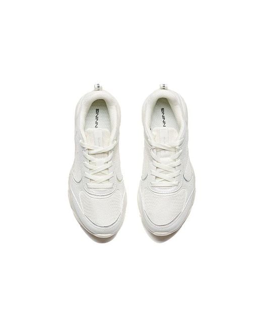 Anta White (Wmns) Running Series Sneakers
