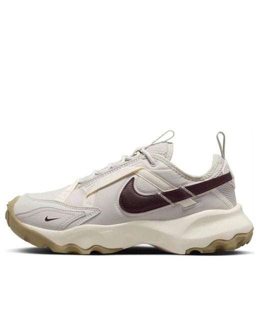 Nike White (Wmns) Tc 7900 'Light Bone Burgundy Crush'