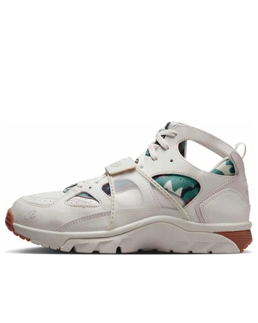 Nike White X Corteiz Air Trainer Huarache 'Light Bone' for men