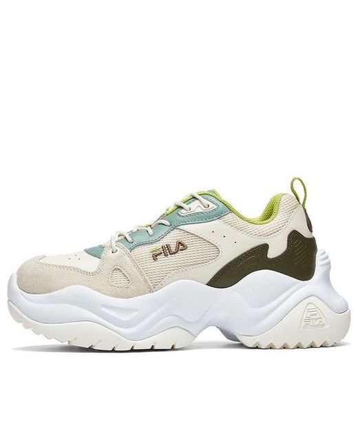 Fila White (Wmns) Pose