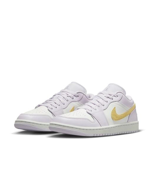 Nike White (Wmns) 1 Low 'Barely Grape'