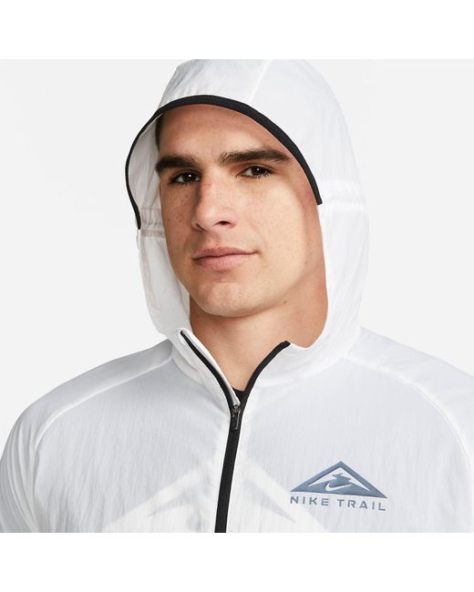 Nike White Trail Aireez Lightweight Trail Running Jacket for men