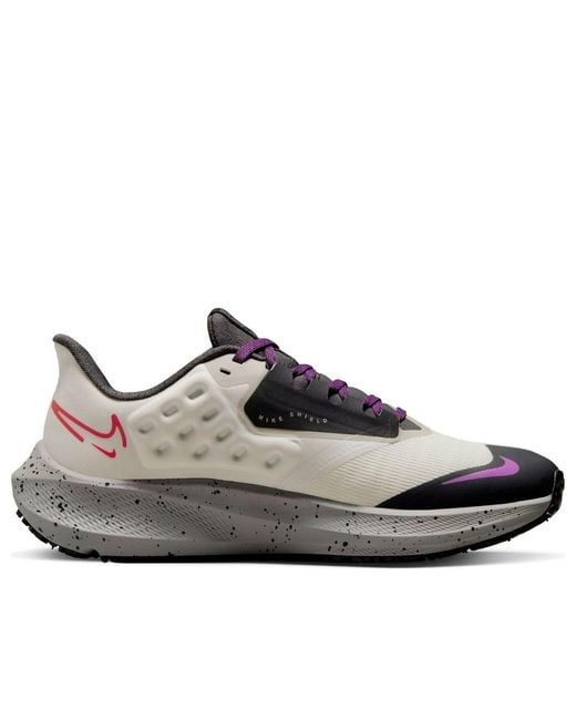 Nike Brown (Wmns) Air Zoom Pegasus 39 Shield 'Light Bone Vivid'