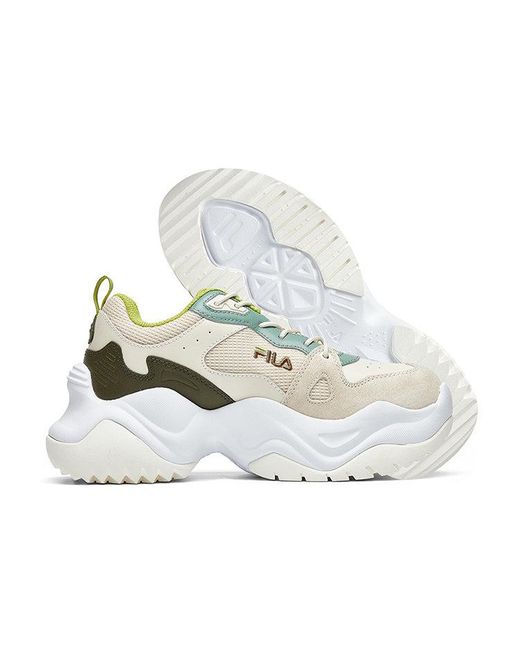 Fila White (Wmns) Pose