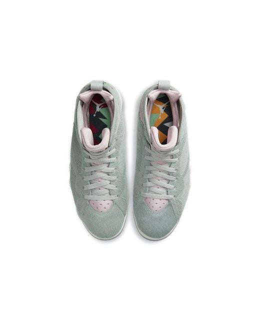 Nike Gray 7 Retro Se 'Hare 2.0' for men
