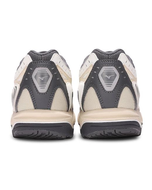 Mizuno White Wave Orion 'Versatile Comfort Lowtop' for men