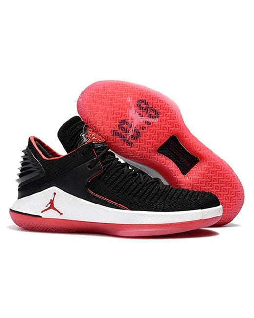Nike Black 32 Low 'Banned' for men