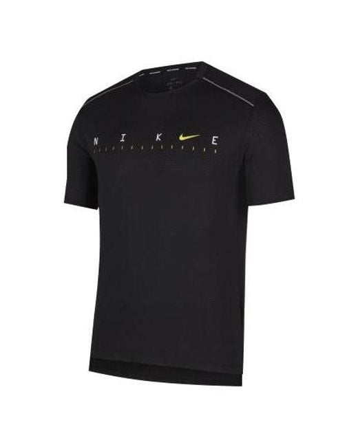 Nike Black Dri-Fit Miler Future Fast Mesh Quick Dry Reflective Element Short Sleeve for men