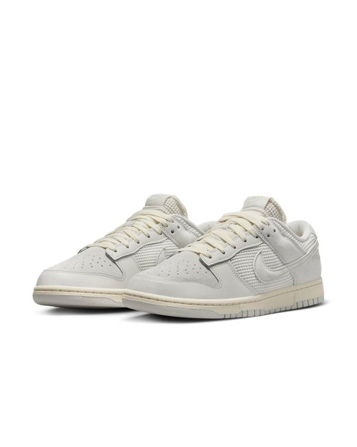 nike light bone dunks