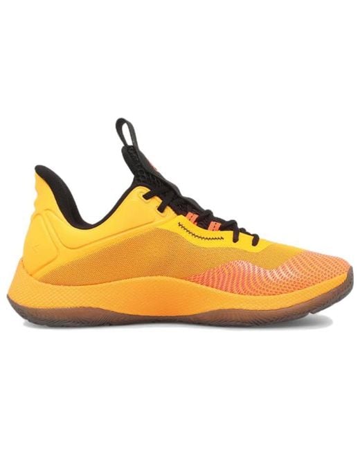 Under Armour Curry Hovr Splash 2 Basketball Shoes in Yellow for Men | Lyst
