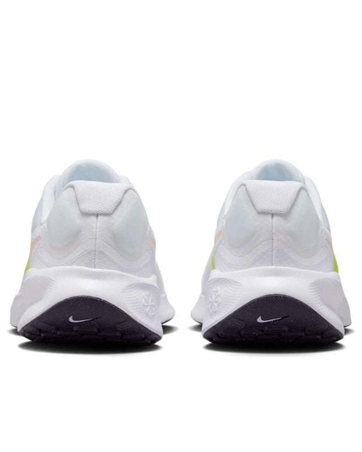 Nike White (Wmns) Revolution 7 Wide Cyber Crimson Tint'