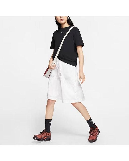 Nike Black (Wmns) Sportswear Essentials Embroidery Logo