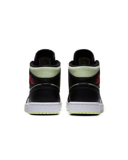 Nike Black (Wmns) 1 Mid Se Barely Volt'