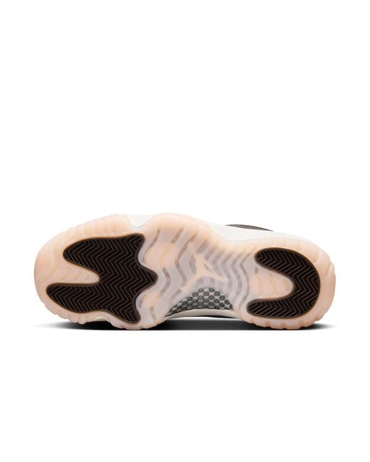Nike White (Wmns) 11 Retro 'Neapolitan'