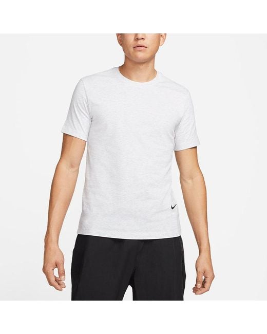 Nike White Solid Color Round Neck Pullover Short Sleeve Birch Color T-Shirt for men