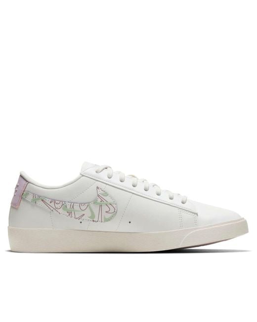 Nike White (Wmns) Blazer Low Se 'Valentine's Day'