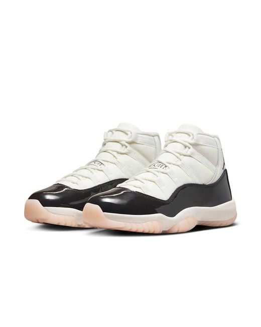 Nike White (Wmns) 11 Retro 'Neapolitan'