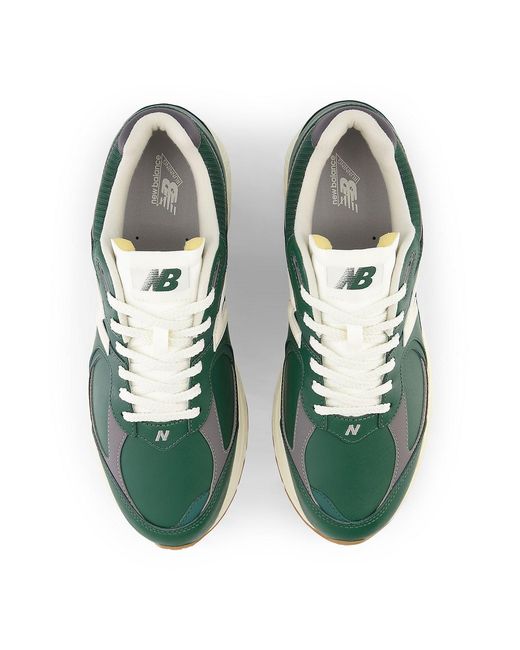 New Balance Green 2002R 'Vintage Leather Pack for men