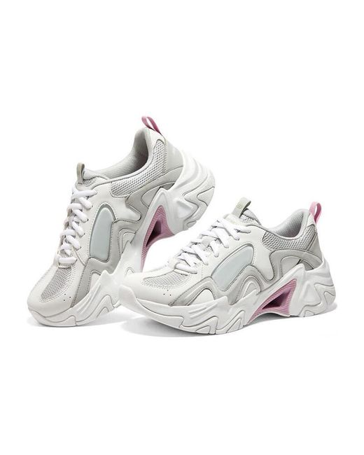 Skechers White (Wmns) Stamina V3