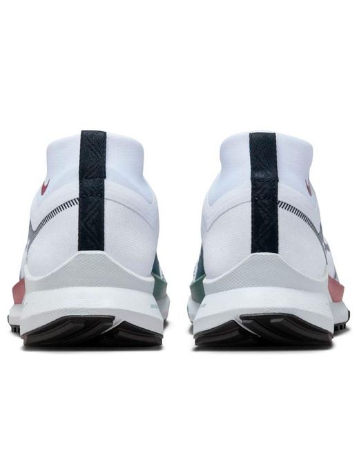 Nike White (Wmns) Pegasus Trail 4 Gore-Tex