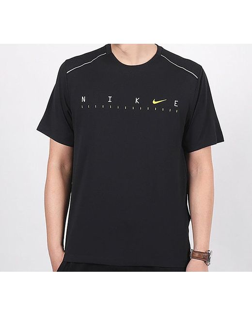 Nike Black Dri-Fit Miler Future Fast Mesh Quick Dry Reflective Element Short Sleeve for men