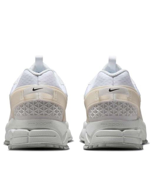 Nike White Air Zoom Vomero Roam Phantom' for men