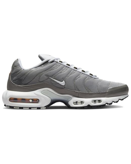 gray air max plus