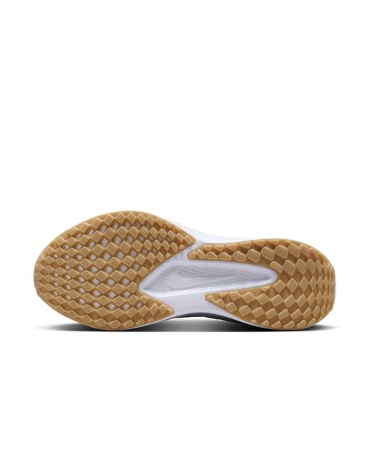 Nike White (Wmns) Quest 6 'Phantom Metallic'