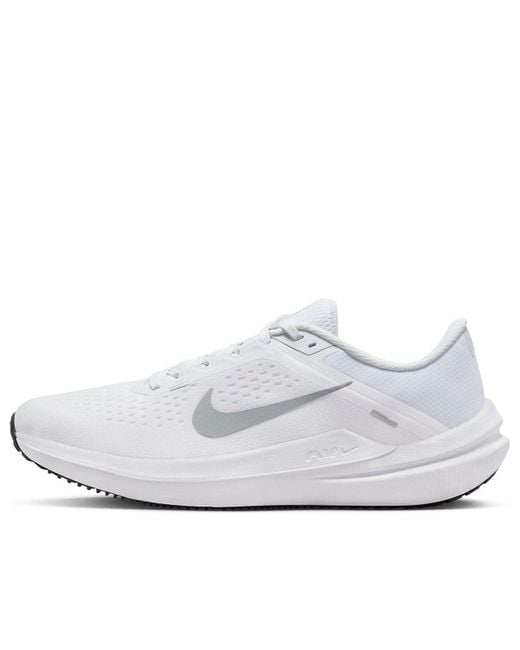 Nike White Air Winflo 10 Sneaker for men