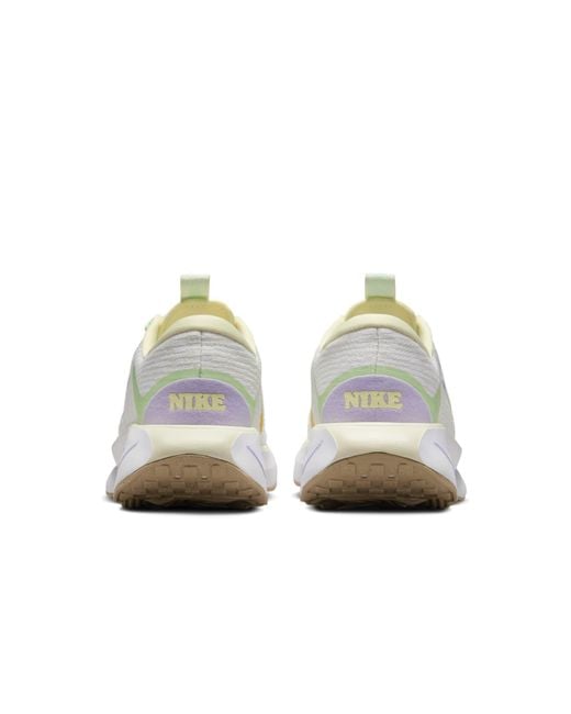 Nike White (Wmns) Motiva 'Sail Mist'