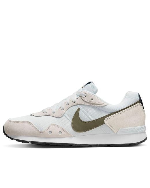 Nike White Venture Runner Medium' for men
