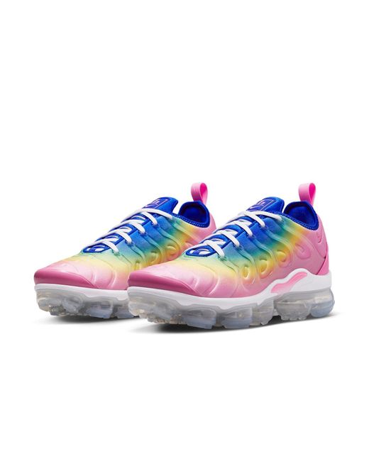 blue and pink vapormax plus