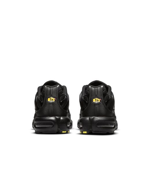 mens air max plus triple black